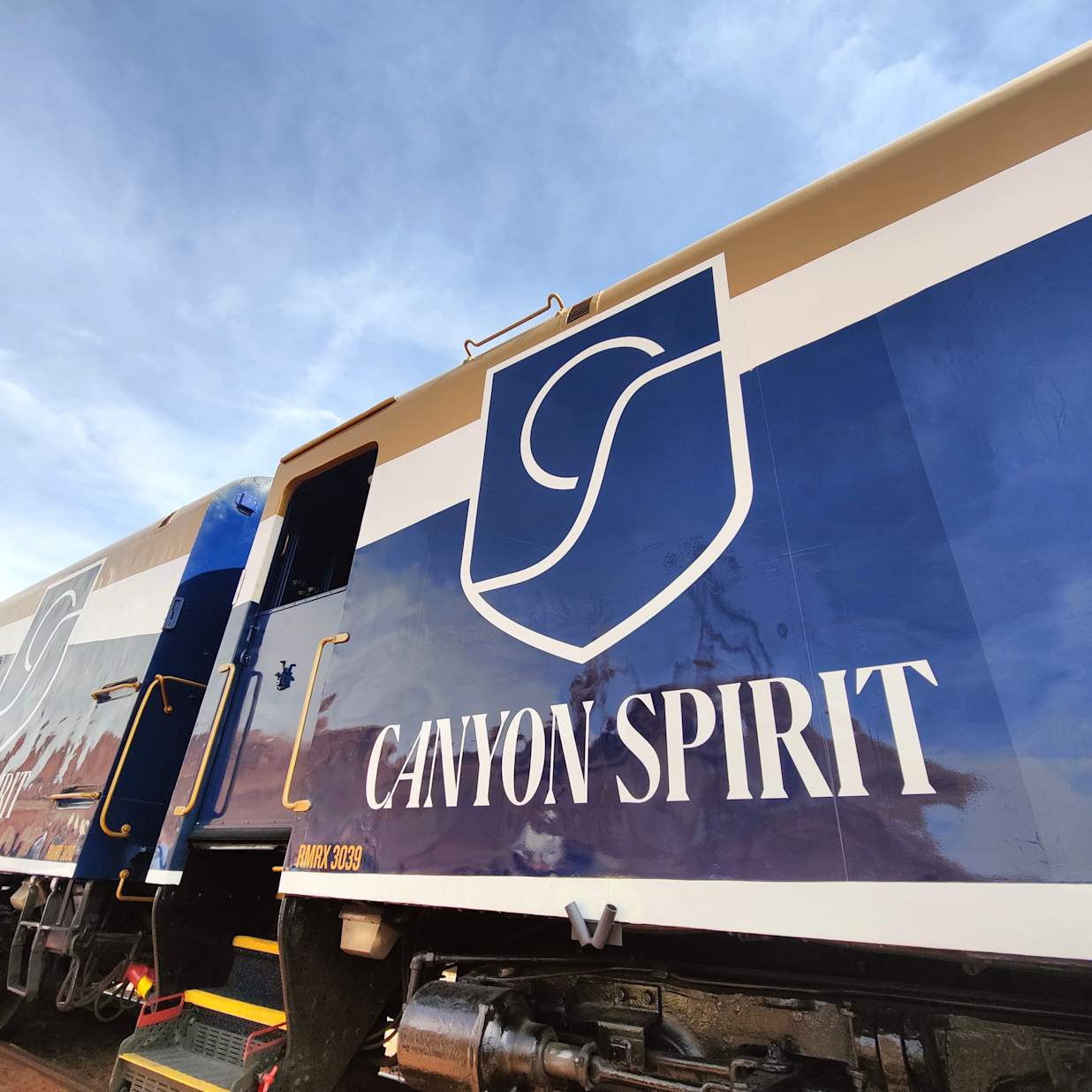 Outside view of Canyon Spirit train